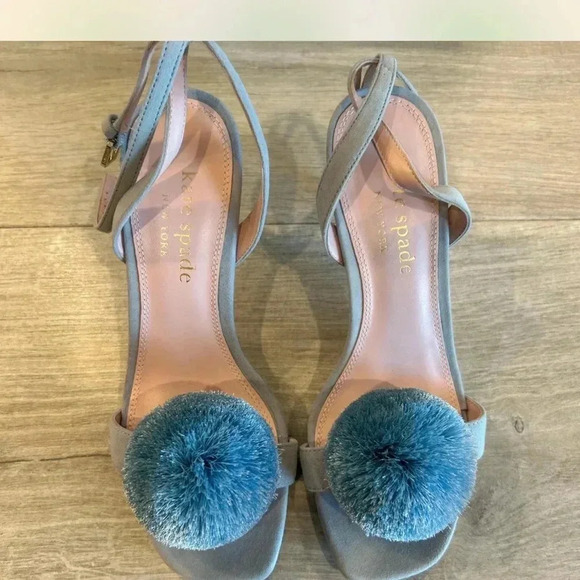 Kate spade amour Pom sandal. Size 6 - Picture 3 of 7